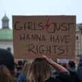 strajk kobiet pod kościołem w Krakowie