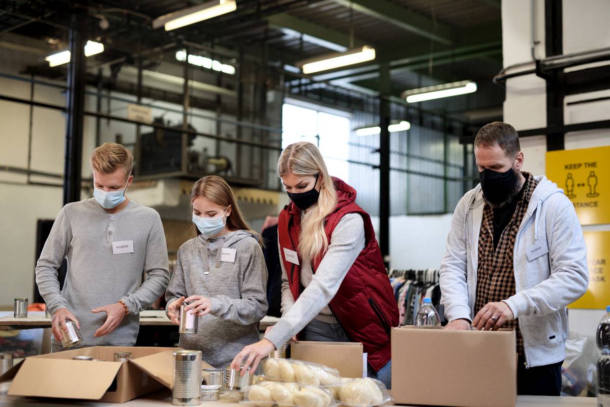 Staż lub wolontariat, czyli jak zdobyć pierwsze doświadczenia zawodowe