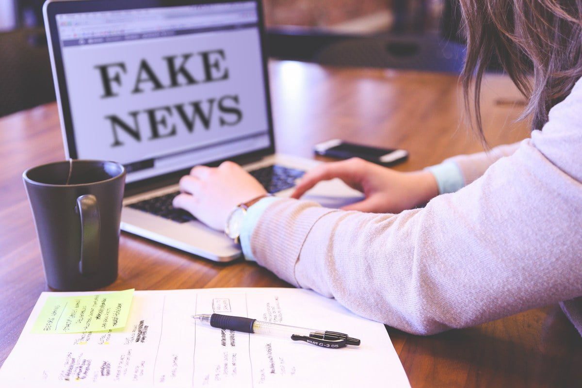 Fake news a fakt &ndash; jak rozpoznać nierzetelne informacje?