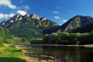 Pieniny. Widok na Trzy Korony i Dunajec