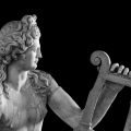 Posąg Apollo z lirą